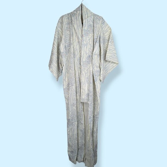 Vintage White & Blue Kimono - Picture 5 of 11